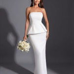 Белое платье с баской и корсетной шнуровкой