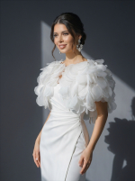 Ярусное свадебное болеро из лепестков