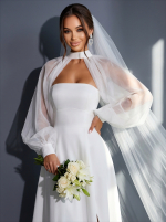 Блестящее свадебное платье с открытым верхом и болеро из сетки — изображение 3