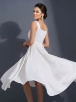 Свадебное платье длины миди с квадратным вырезом и пышной юбкой — изображение 2