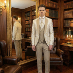 Мужской свадебный костюм бежевый