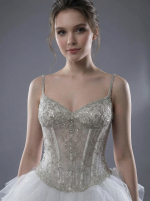 Пышное свадебное платье с
многоярусной юбкой. — изображение 2