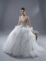 Пышное свадебное платье с
многоярусной юбкой. — изображение 4