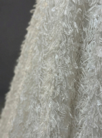 Оригинальное свадебное платье  в А-силуэте с необычной юбкой — изображение 3