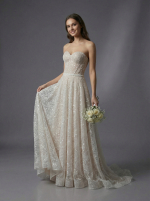 Свадебное платье с открытым верхом с вырезом в форме «сердечка»