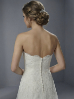Свадебное платье А-силуэта с открытым корсетным верхом без бретелей и прямым вырезом — изображение 4