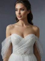 Свадебное платье А-силуэта с открытыми плечами и выразительным вырезом в форме «сердечка» — изображение 3