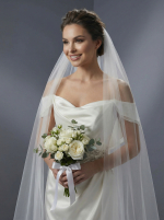 Элегантное свадебное платье в стиле минимализм, которое сочетает в себе классические линии и утонченную женственность — изображение 2