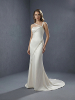 Свадебное платье прилегающего силуэта с тонкой сверкающей отделкой из кристаллов или бисера — изображение 3