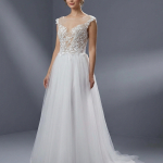 Свадебное платье в классическом стиле А-силуэта