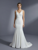 Элегантное свадебное платье в лаконичном стиле