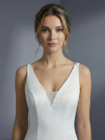 Элегантное свадебное платье в лаконичном стиле — изображение 4