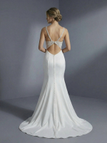 Элегантное свадебное платье в лаконичном стиле — изображение 3