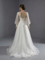 Элегантное свадебное платье в стиле современной классики — изображение 3