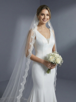 Элегантное свадебное платье в лаконичном стиле — изображение 2