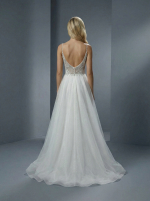 Элегантное свадебное платье А-силуэта — изображение 3