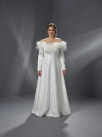 Элегантное свадебное платье выполнено в классическом стиле с современными элементами декора