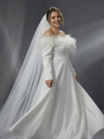 Элегантное свадебное платье выполнено в классическом стиле с современными элементами декора — изображение 4