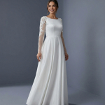 Элегантное свадебное платье в стиле минимализма с классическим А-силуэтом
