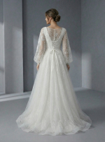 Элегантное свадебное платье А-силуэта в классическом стиле — изображение 3