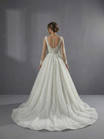 Элегантное свадебное платье А-силуэта — изображение 3