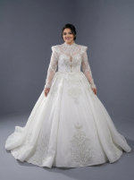 Роскошное свадебное платье в классическом стиле «принцесса»