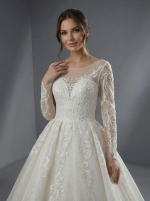 Свадебное платье в классическом в стиле «принцесса» — изображение 2