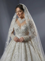 Роскошное свадебное платье в стиле «принцесса» — изображение 3