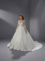 Роскошное свадебное платье в королевском стиле