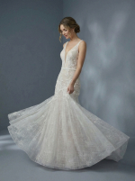 Свадебное платье в элегантном силуэте «рыбка» — изображение 2