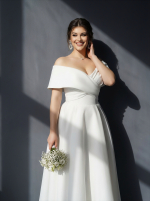 Свадебное платье с пышной, струящейся юбкой макси — изображение 2